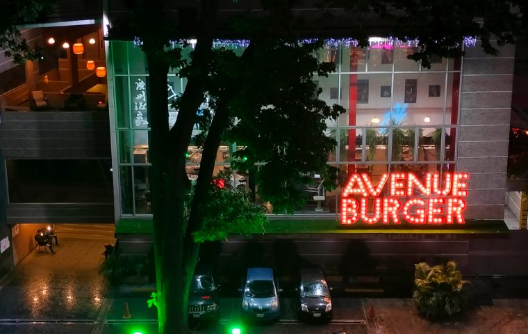 Avenue Burger invita a vivir la experiencia