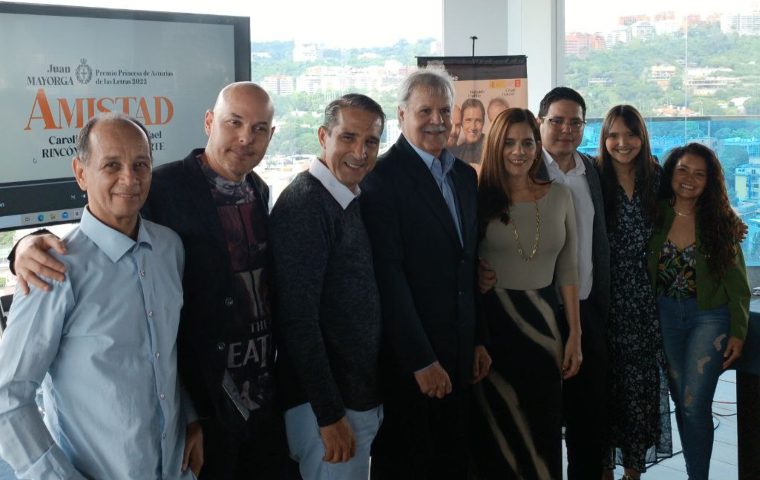 LA «AMISTAD» SE ESTACIONA EN EL TRASNOCHO CULTURAL