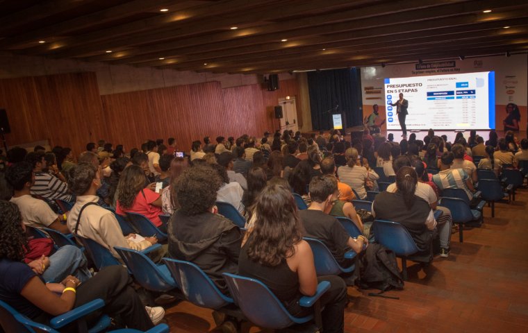 Arcos Dorados impulsa el crecimiento profesional de los ucevistas