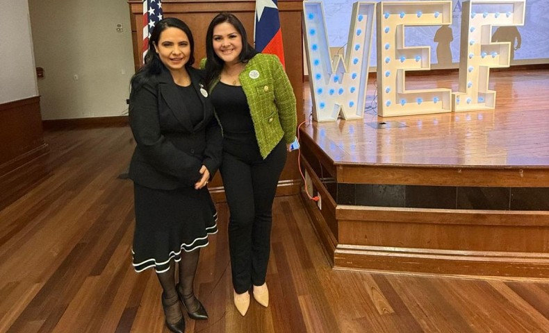 La venezolana Ana Virginia Salazar, vuelve a ser noticia, al recibir el máximo galardón del Premio Líder Internacional