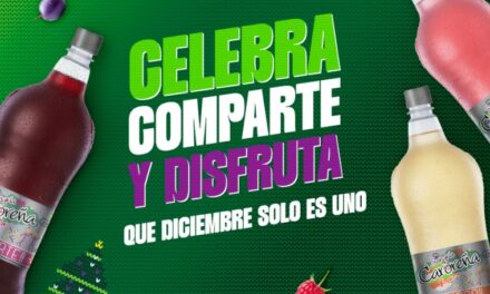 Caroreña se viste de Navidad para celebrar el mes de la sangría