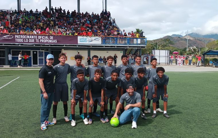 JOSÉ ALTUVE JUNTO A EMPRESAS POLAR IMPULSAN EL DESARROLLO DEL FÚTBOL MENOR