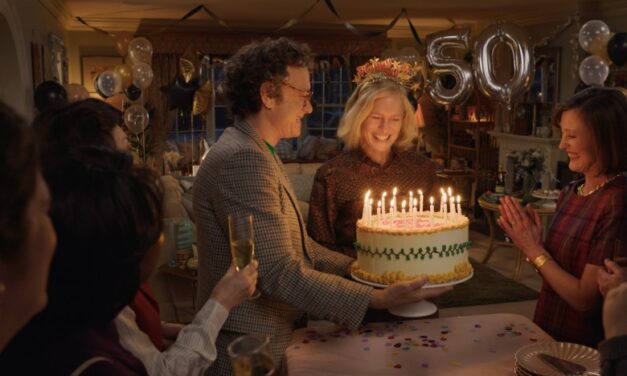“Aquí”: una película que celebra el tiempo presente