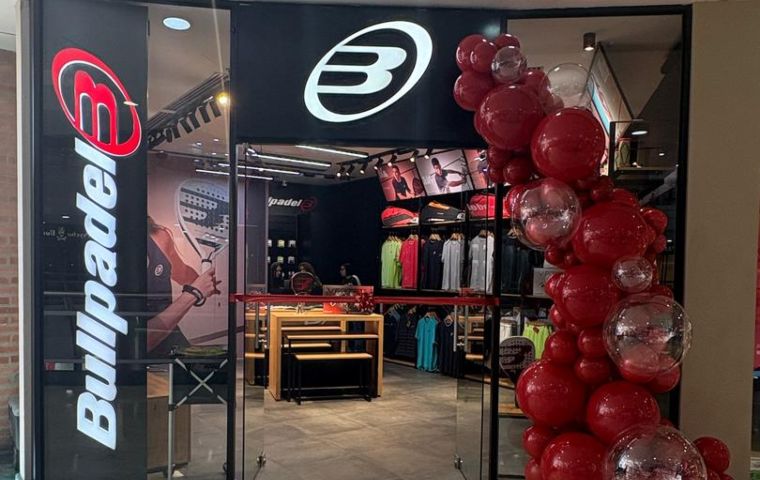 BULLPADEL APERTURÓ SU PRIMERA TIENDA EN CARACAS