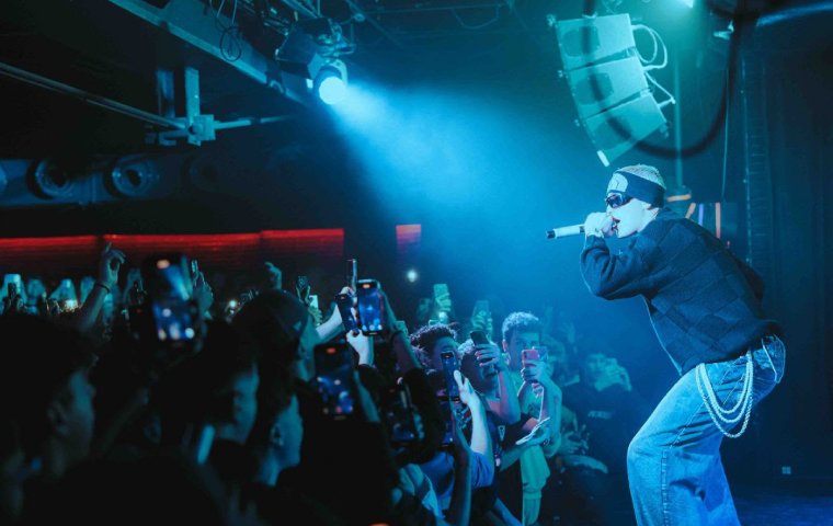 Alejo presenta «Nena» tras gira agotada en España