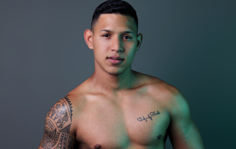 El chico de las redes tiene encendida las plataformas digitales desde Estados Unidos
