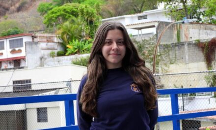 Estudiante venezolana gana premio a mejor actriz en la categoría Representación en festival teatral en Italia