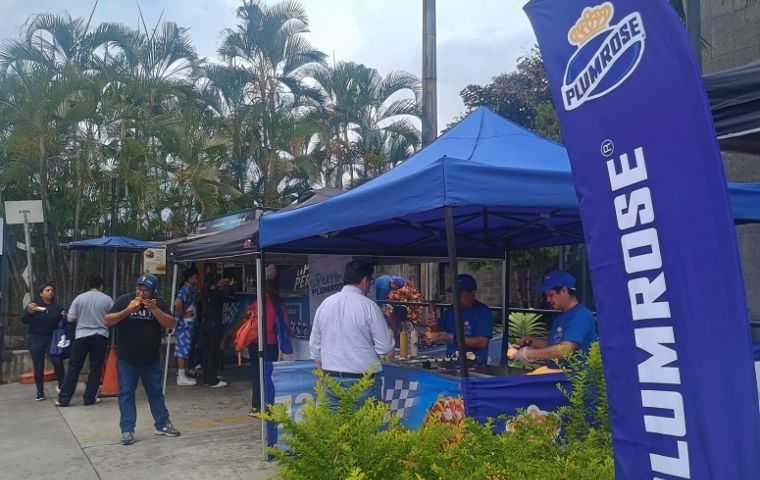 Plumrose enciende la fiesta de la Semana del Perro Caliente 2025