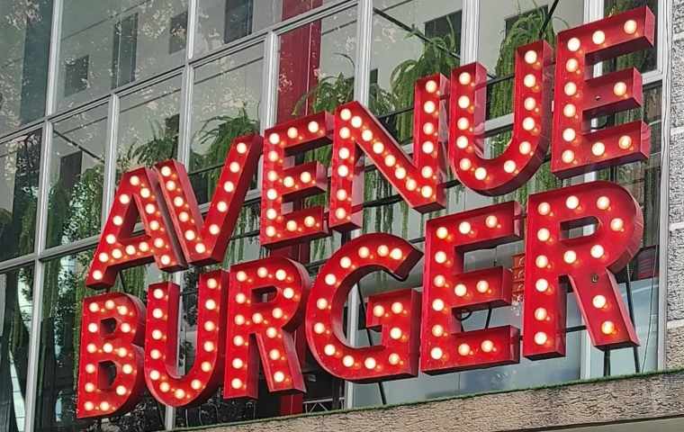 AVENUE BURGER Y ALGO MÁS, CELEBRÓ SU TERCER ANIVERSARIO A LO GRANDE