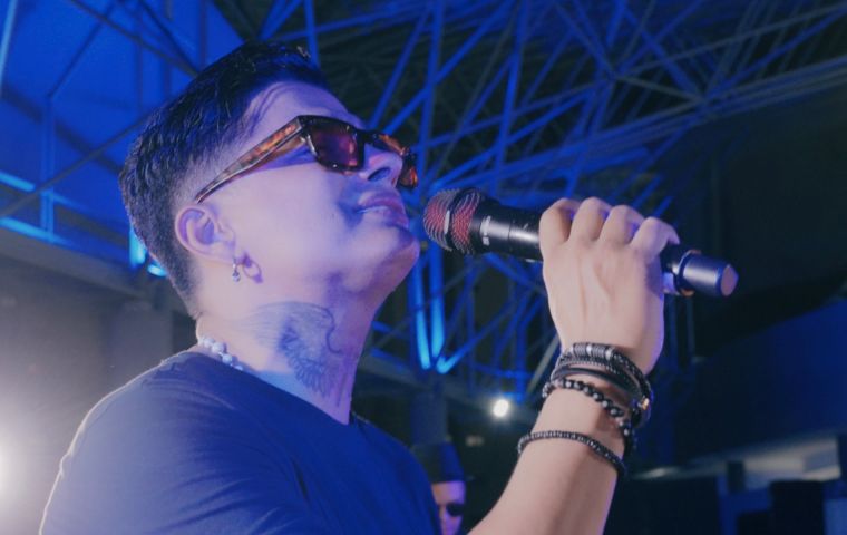 Juan Miguel presenta el Volumen 1 del Salsa Lovers