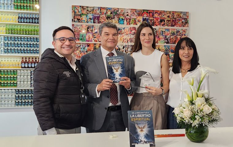 Miguel Vale presentó su obra: “De la Esclavitud a la Libertad Espiritual”
