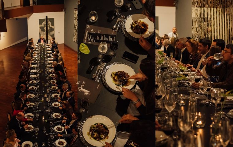 Cena Exclusiva en la Galería de Arte Moderno para la Exposición «Los Sueños No Se Borran» de Paul Amundarain