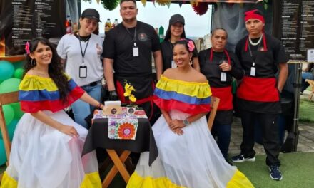 FERIA DE LA EMPANADA LA GUAIRA 2025 CONGREGÓ A MULTITUDES EN UNA NOCHE LLENA DE SABOR Y TRADICIÓN⁣