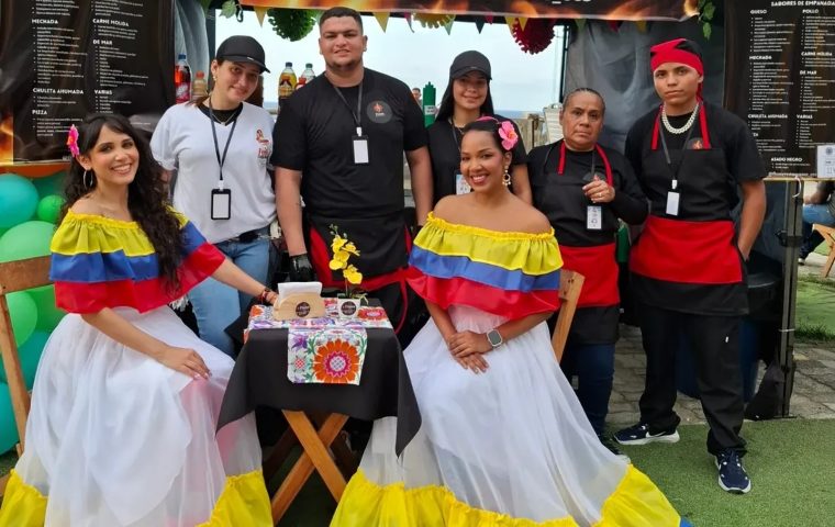 FERIA DE LA EMPANADA LA GUAIRA 2025 CONGREGÓ A MULTITUDES EN UNA NOCHE LLENA DE SABOR Y TRADICIÓN⁣