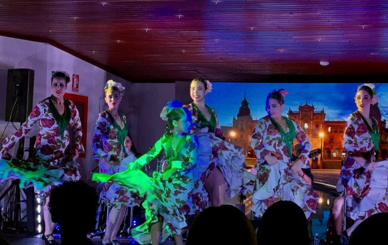 Arte y Danzas Daniel Riera encendió de pasión flamenca la Ciudad Jardín