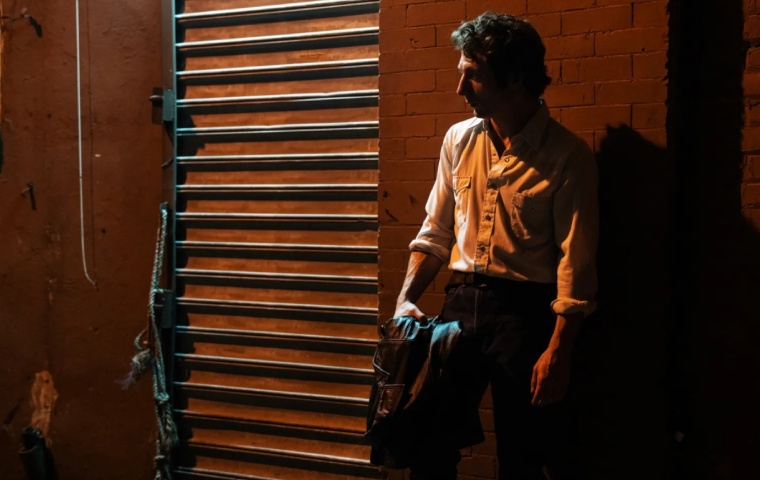 Jeremy Allen White se transforma en «Springsteen: Música de ninguna parte», que llega en una semana a cines de Venezuela