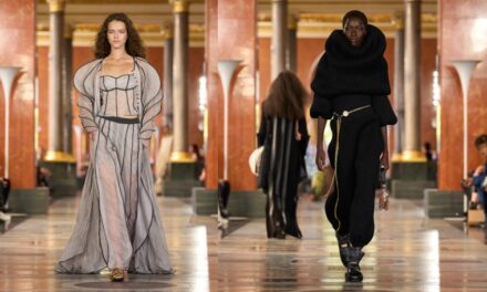 Louis Vuitton presenta su desfile Primavera – Verano de moda femenina 2025