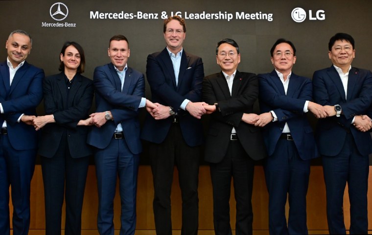 LG & Mercedes-Benz analizan la expansión de su colaboración «One LG Solution»