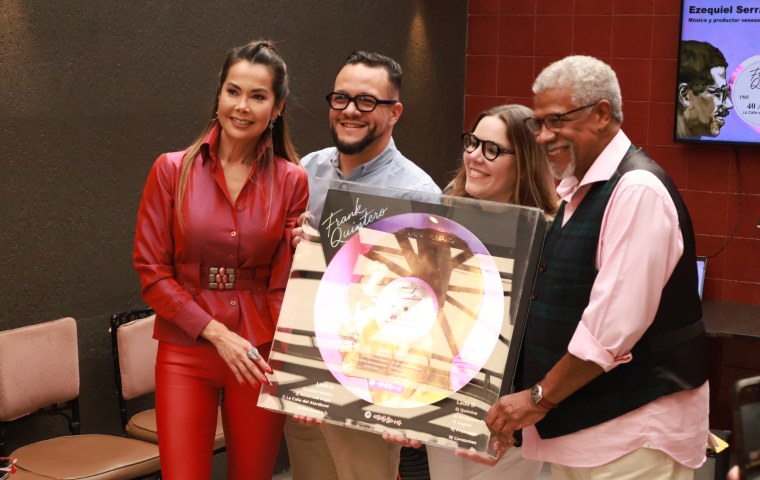 Frank Quintero es homenajeado por el 40° aniversario de su icónico álbum «La Calle del Atardecer»