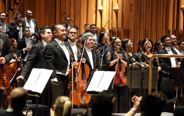Sinfónica Simón Bolívar hace historia con su primera nominación al Grammy
