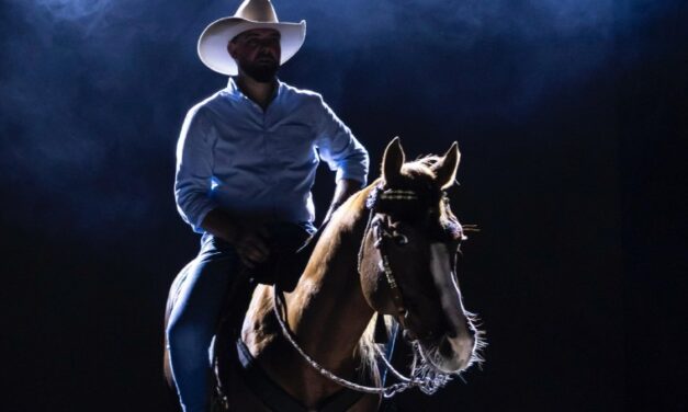 Miguelito Díaz revoluciona la estética visual de la música llanera con su estreno mundial “La Luna y Ella”