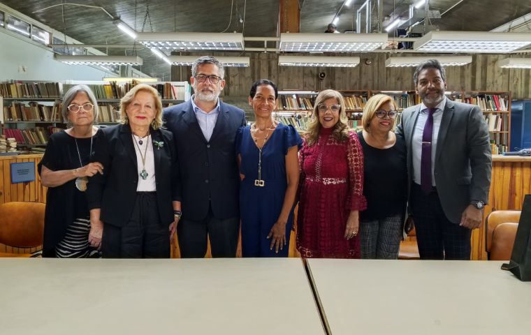 Sector editorial venezolano se moviliza para reactivar la producción sostenible de libros de texto