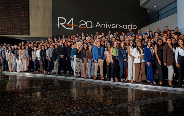 R4 celebra su aniversario: 20 años transformando el futuro financiero de Venezuela