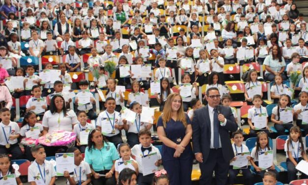 El Hatillo consolida su modelo educativo con la entrega del Premio a la Excelencia 2026