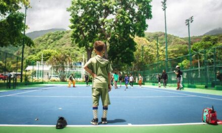 Más de 100 niños de Naiguatá participaron en una jornada comunitaria impulsada por Bajo el Árbol y LOS MENOR3S
