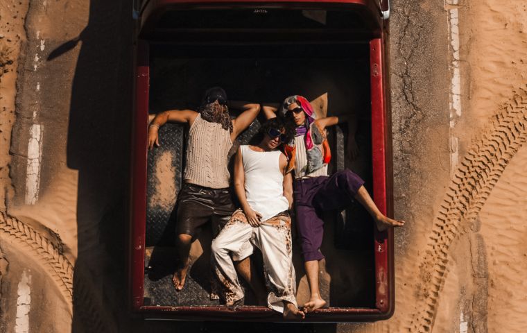 Los Menor3s presentan su EP «Callaito Safari»