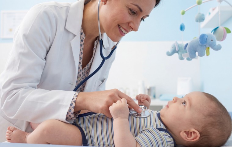 Apoyo familiar y guía pediátrica frenan impacto del trauma por sismos en niños
