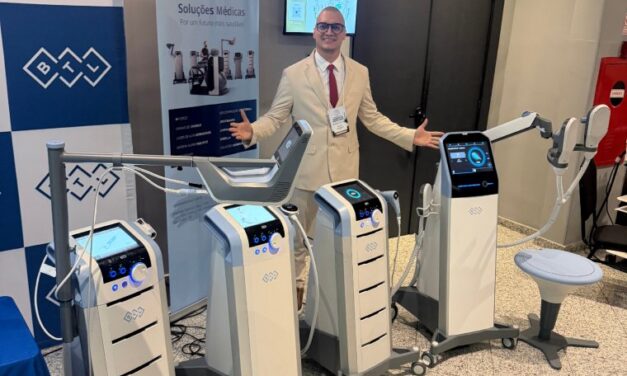 El traumatólogo venezolano Bedixo Valbuena presenta en Brasil un innovador protocolo no invasivo para la rotura del tendón de Aquiles
