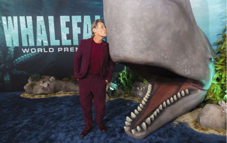 La caída de la ballena, el épico thriller de supervivencia ya estreno en cines de toda Venezuela