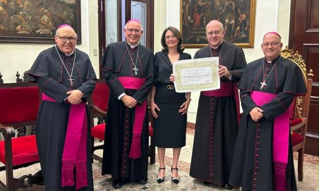 Filomena Petrucci suma un nuevo hito a su trayectoria artística con la Medalla Benemerenti