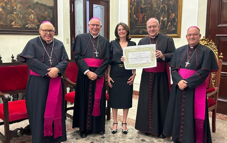 Filomena Petrucci suma un nuevo hito a su trayectoria artística con la Medalla Benemerenti